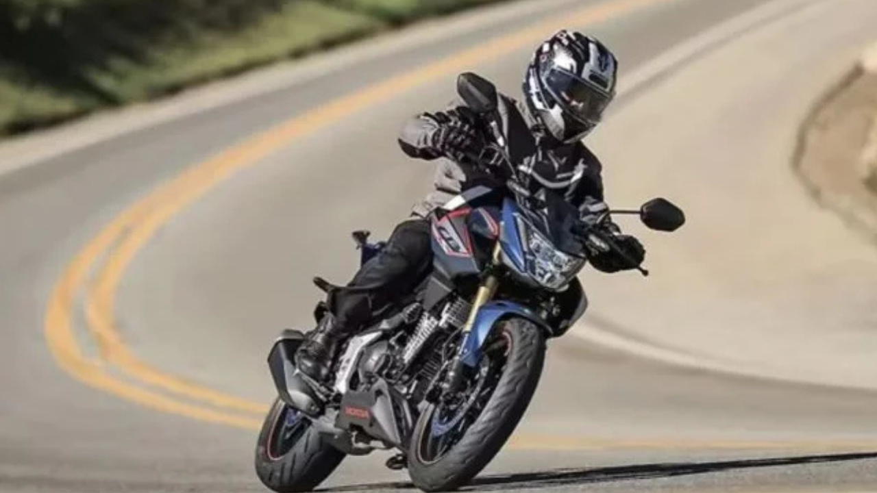 2027 होंडा CB300F ट्विस्टर फ्लेक्स-फ्युएल लॉन्च; पेट्रोल अन् इथेनॉल दोन्हीवरही धावणार!