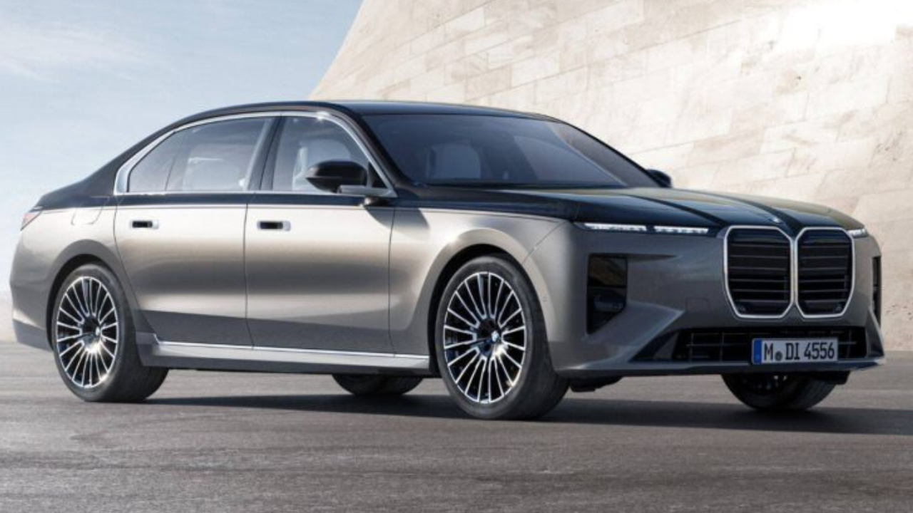 BMW New Luxury Cars: कारप्रेमींची प्रतीक्षा संपली! नवी BMW 7 Series अन् इलेक्ट्रिक i7 ११ सप्टेंबरला होणार भारतात लॉन्च होणार