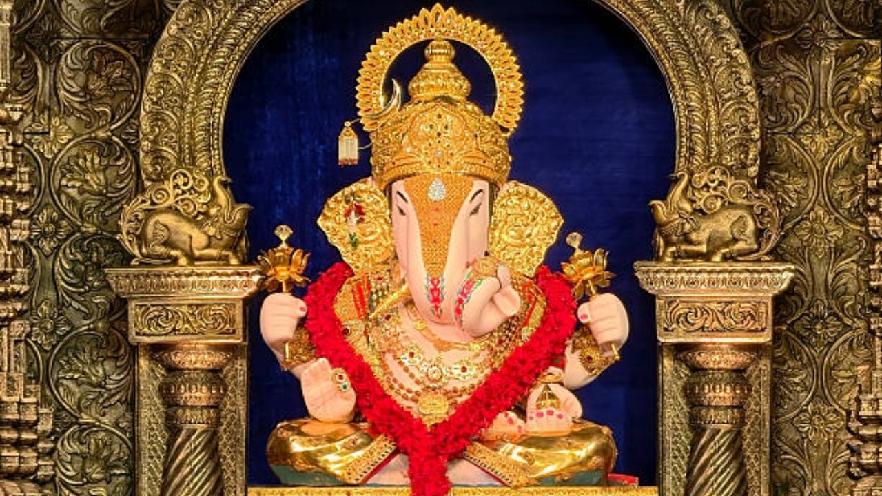 श्रावणातील संकष्टी चतुर्थीचा वाढेल आनंद! आप्तेष्टांना पाठवा ‘या’ खास मराठमोळ्या शुभेच्छा