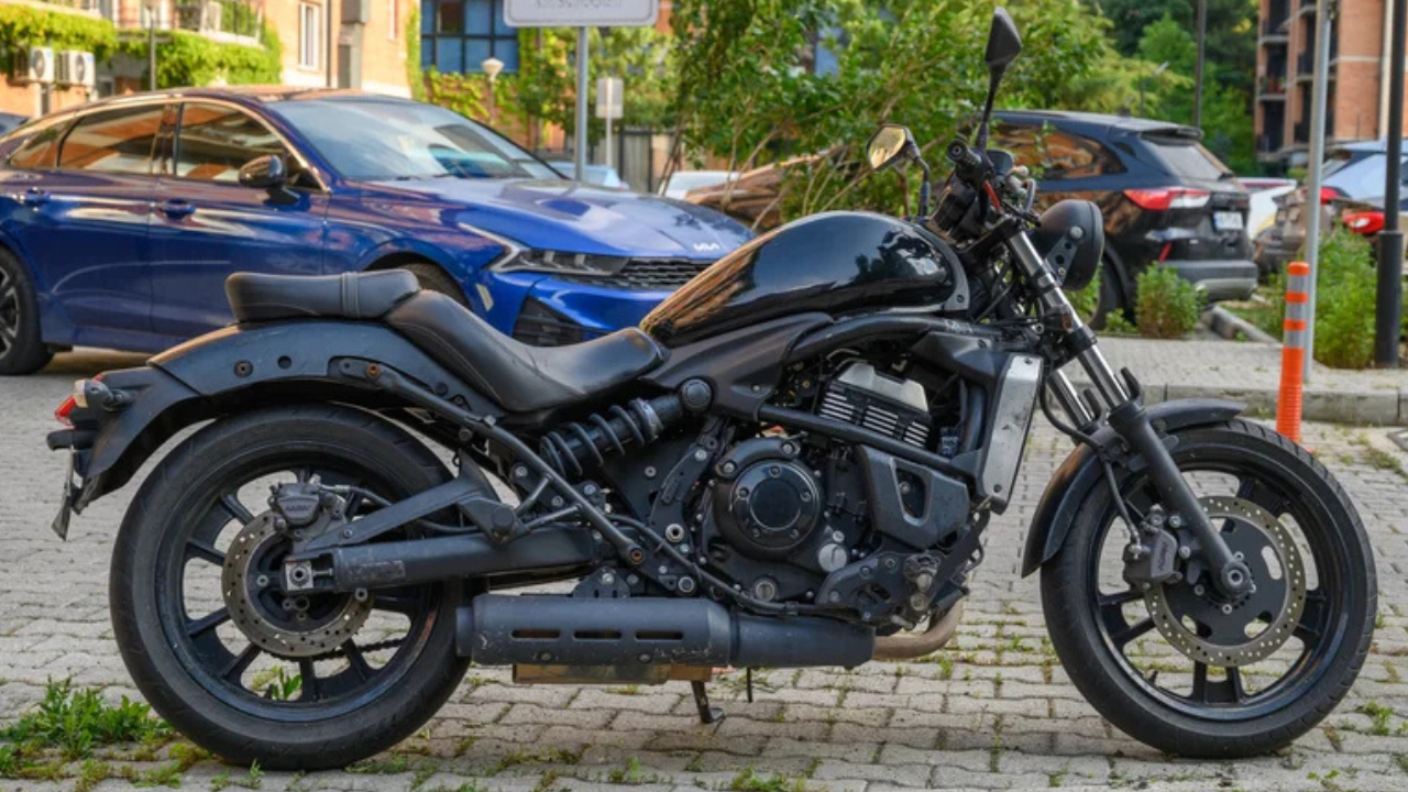 कावासाकी क्यु-वल्कन एस (Kawasaki Vulcan S) कमी वजन आणि स्पोर्टी परफॉर्मन्स हवाहवालसा असणाऱ्यांसाठी ही स्पोर्ट-क्रूझर बाईक आहे. यातील 'ERGO-FIT' सिस्टीमद्वारे हँडलबार, फूटपेग आणि सीट रायडरच्या गरजेनुसार ॲडजस्ट करता येतात.