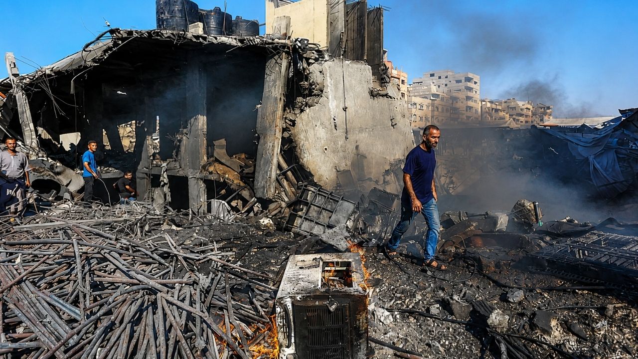 Gaza War : गाझा शहराच्या पश्चिमेला इस्रायली हवाई हल्ले; ५ पॅलेस्टिनी ठार