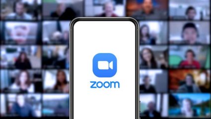 Zoom कॉलवर सायबर हल्ल्याचा धोका; AIच्या मदतीने होऊ शकते ‘Zero-Click’ हॅकिंग, सुरक्षेसाठी आत्ताच फॉलो करा ‘या’ स्टेप्स