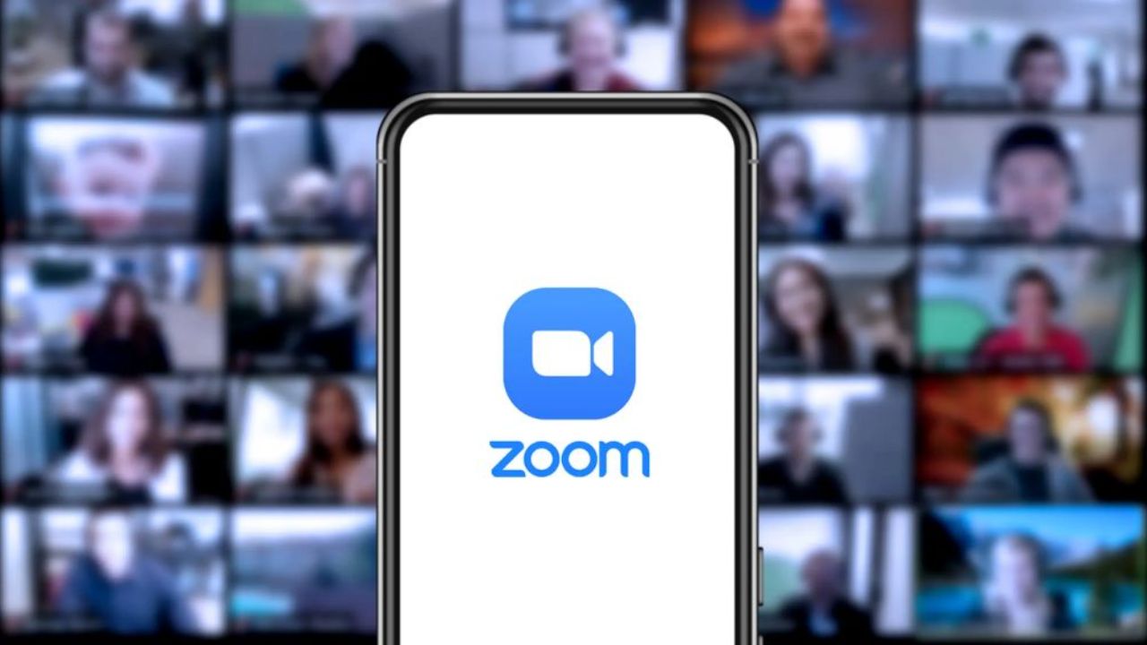 Zoom कॉलवर सायबर हल्ल्याचा धोका; AIच्या मदतीने होऊ शकते ‘Zero-Click’ हॅकिंग, सुरक्षेसाठी आत्ताच फॉलो करा ‘या’ स्टेप्स