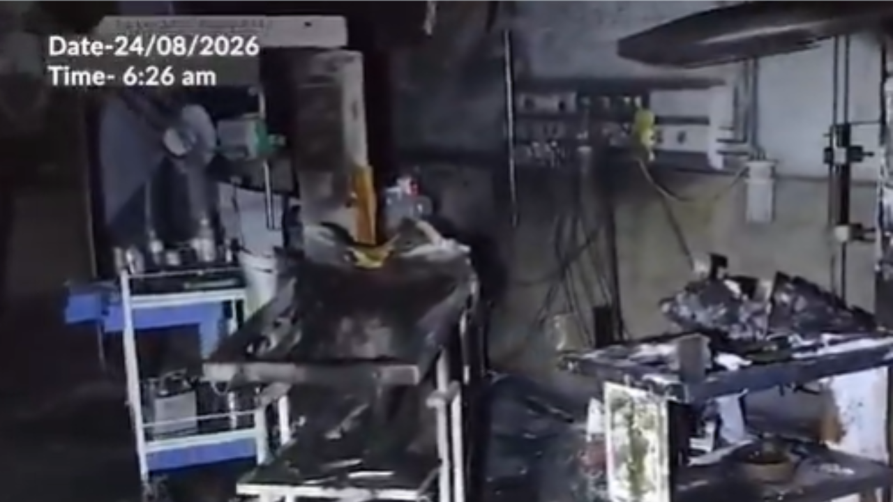 Amravati Hospital Fire: अंगावर काटा! व्हेंटिलेटरचा स्फोट, ३ नवजात बाळांचा मृत्यू; बाळांच्या कक्षात आग