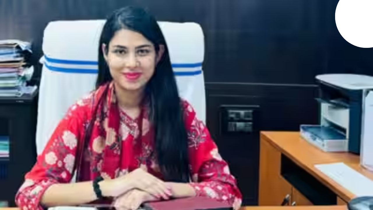 UPSC Success Story: वयाच्या २२ व्या वर्षी कशी क्रॅक केली यूपीएससी परीक्षा? जाणून घ्या आयएएस अनन्या सिंह यांचा प्रेरणादायी प्रवास!