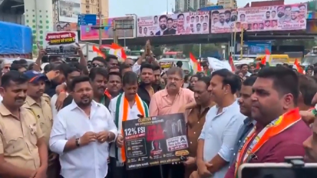 ठाण्यात क्लस्टर कंपनीविरोधात नागरिक आक्रमक; आमदार जितेंद्र आव्हाड यांच्या उपस्थितीत धडक मोर्चा