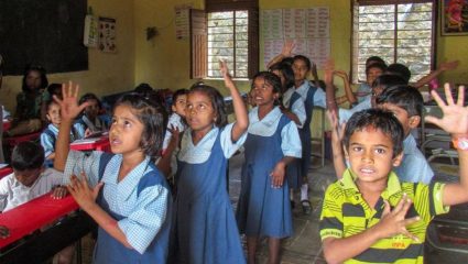Wardha News : शाळा सुरू होऊन एक महिना उलटला, अद्याप दुसऱ्या गणवेशासाठी निधी नाही; शिक्षण विभागाने वरिष्ठांकडे केली मागणी