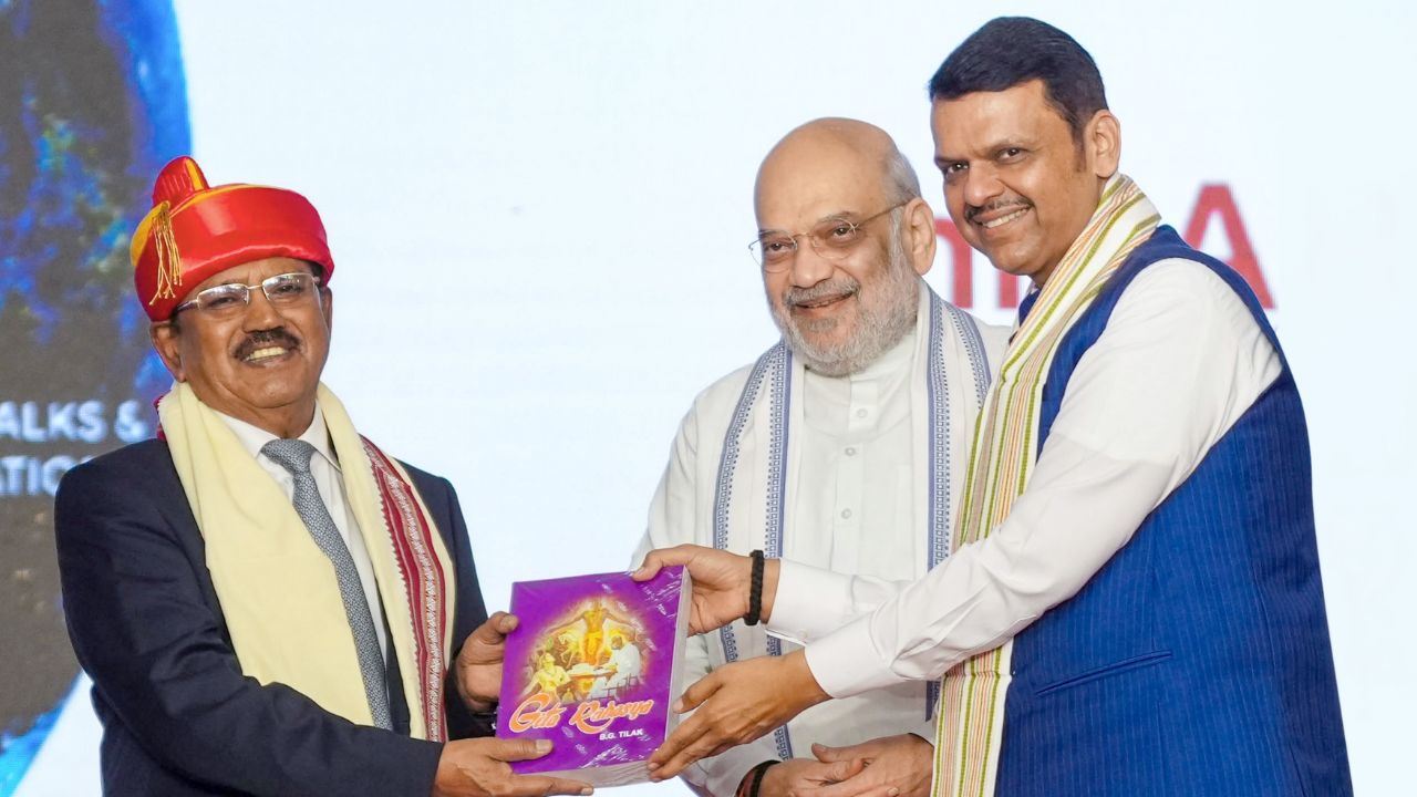 अजित डोवाल यांना लोकमान्य टिळक राष्ट्रीय पुरस्कार; ‘राष्ट्रसेवा, राष्ट्रवाद आणि समर्पणाचा गौरव’ – मुख्यमंत्री फडणवीस