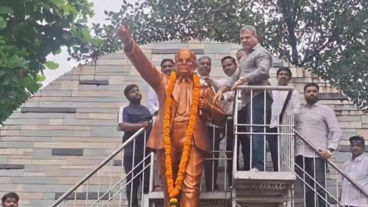 वर्धापन दिनानिमित्त सातारा पालिकेचा हरित शहराचा संदेश, साताऱ्यातून भव्य रॅली शहरातील महापुरुषांना पुष्पहार अर्पण करून अभिवादन