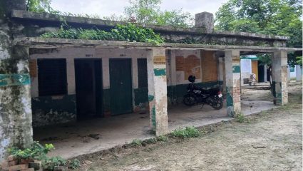 Wardha News : 153 जि.प. शाळांच्या इमारती धोकादायक; गळती छते, तडे गेलेल्या भिंतींमुळे विद्यार्थ्यांच्या सुरक्षेचा प्रश्न