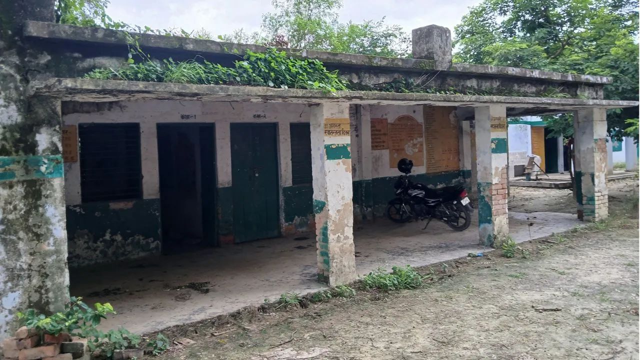 Wardha News : 153 जि.प. शाळांच्या इमारती धोकादायक; गळती छते, तडे गेलेल्या भिंतींमुळे विद्यार्थ्यांच्या सुरक्षेचा प्रश्न