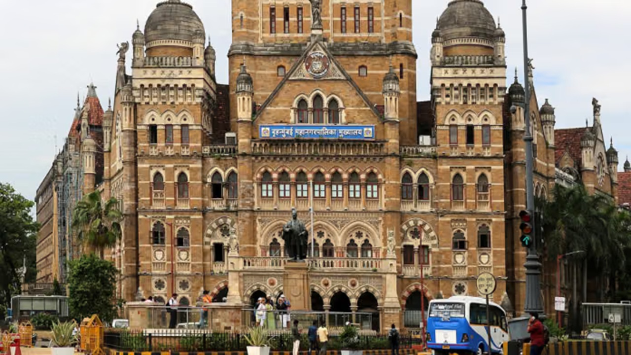 BMC News: उत्सव मंडपांवर आता प्रशासनाची करडी नजर; उच्च न्यायालयाच्या आदेशानुसार BMC कडून तपासणी समिती