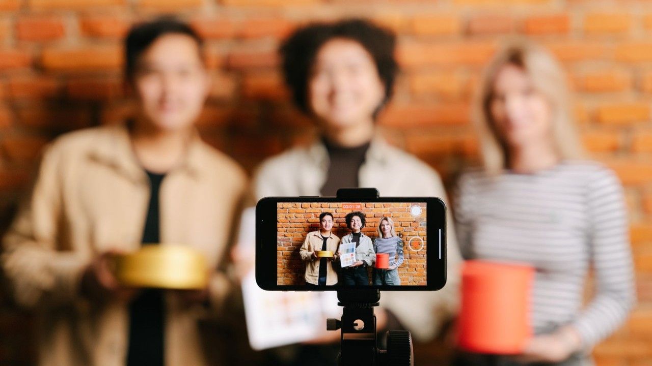 Influencer Course: अमेरिकेच्या विद्यापीठाने सुरू केली विशेष डिग्री! जाणून घ्या ‘या’ नवीन कोर्सची प्रवेश प्रक्रिया आणि खर्च!