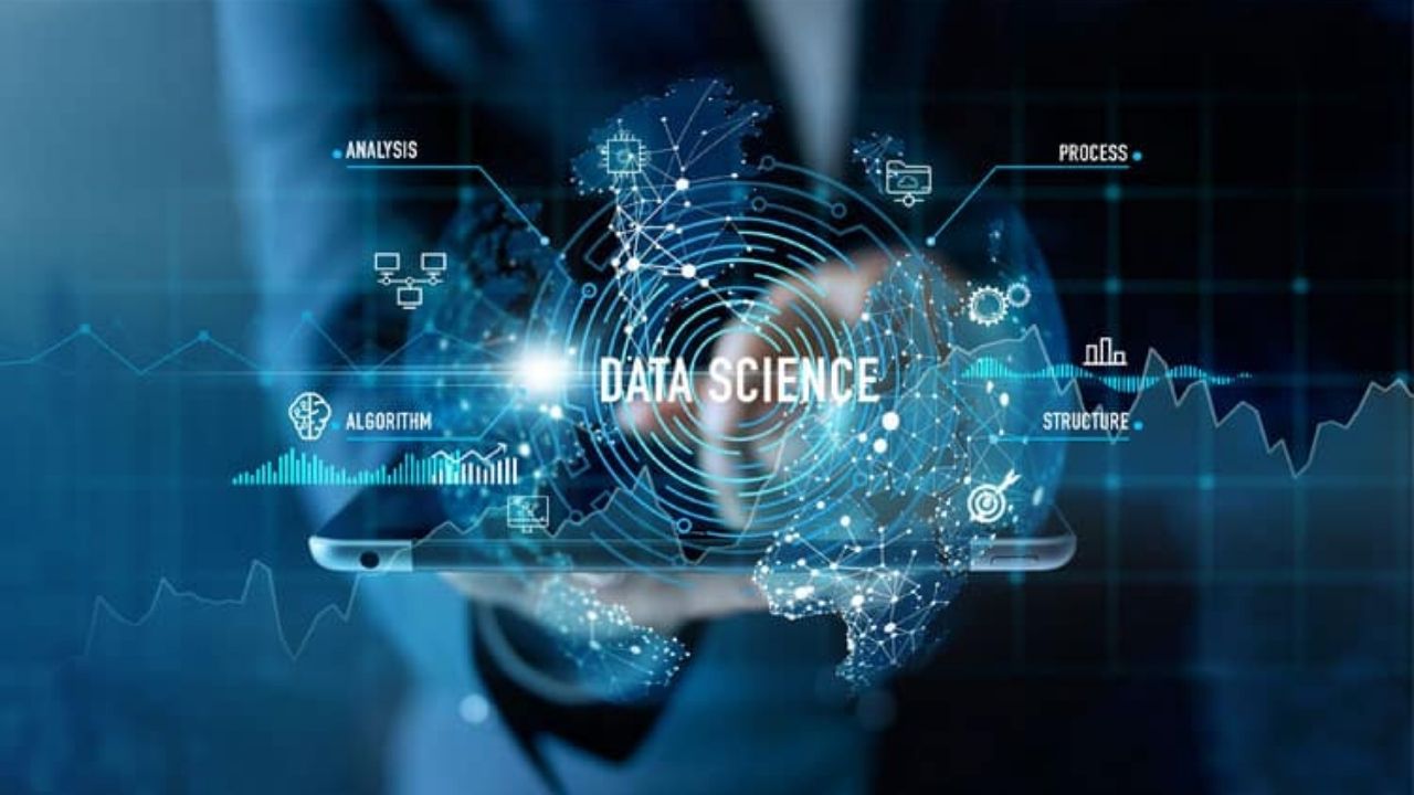 Data Science skills: डेटा सायन्समध्ये करिअर करून लाखोंची कमाई करायचीय? तुमच्याकडे या ६ स्किल्स आहेत का?