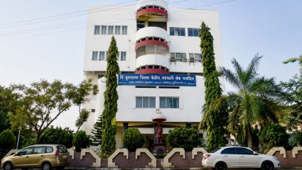 Buldhana News: जिल्हा बँक निवडणुकीचा फैसला; ९४ टक्के मतदान; अनेक मान्यवरांनी बजावला आपला मताधिकार