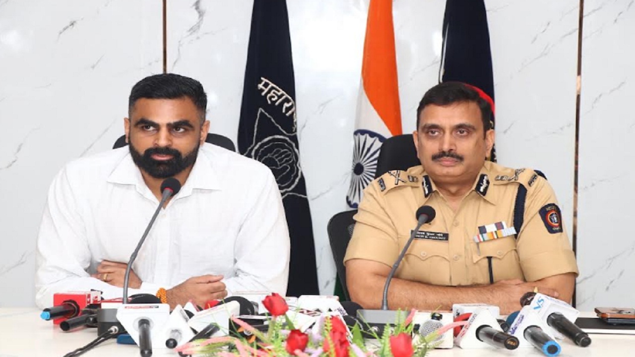 चाकणमधील खड्डे 31 ऑगस्टपर्यंत बुजवा, अन्यथा…; जिल्हाधिकारी जितेंद्र डुडी यांचा इशारा