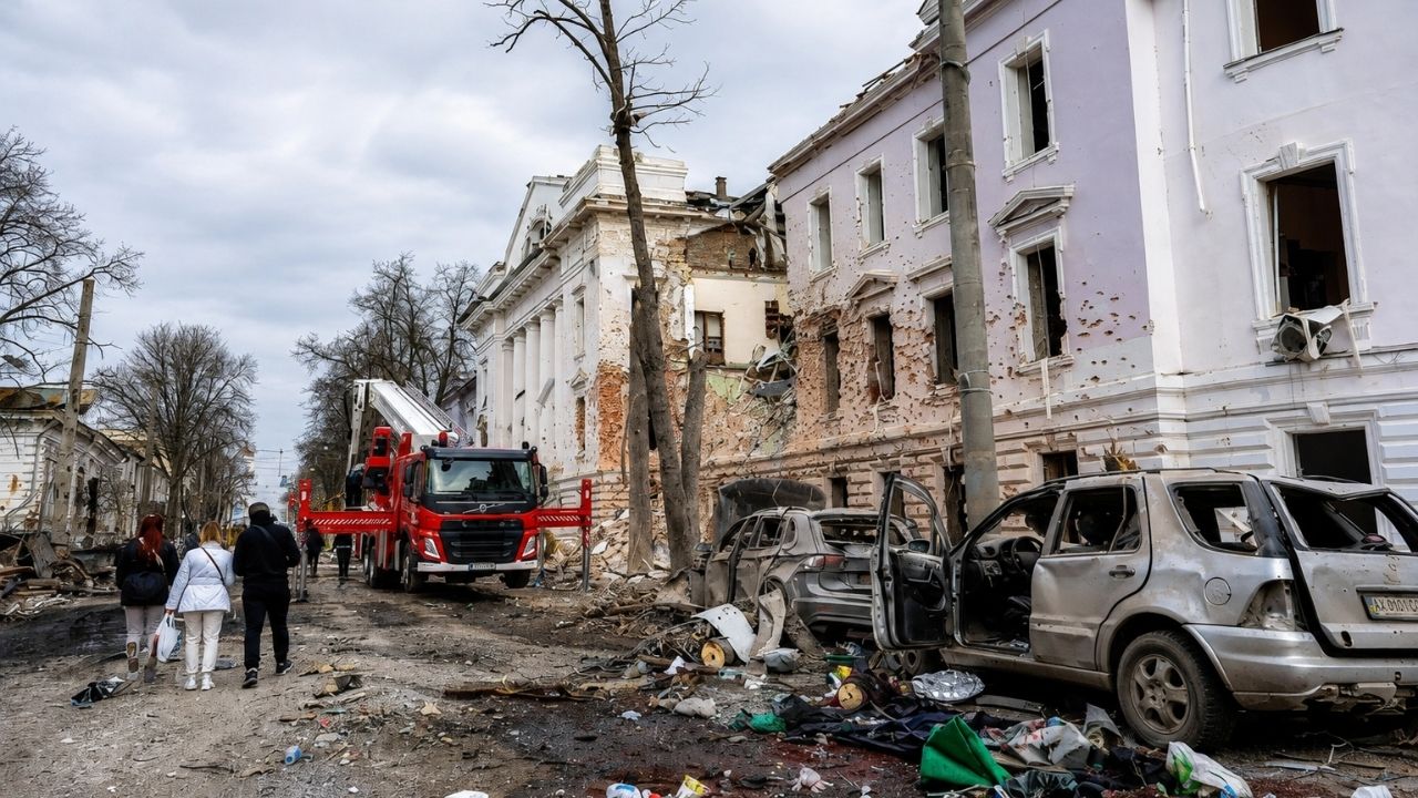 Russia-Ukraine War : डोनेत्स्क आणि सुमीमध्ये रशियाचा मोठा दावा; तीन गावांवर ताबा मिळवल्याचे म्हणणे
