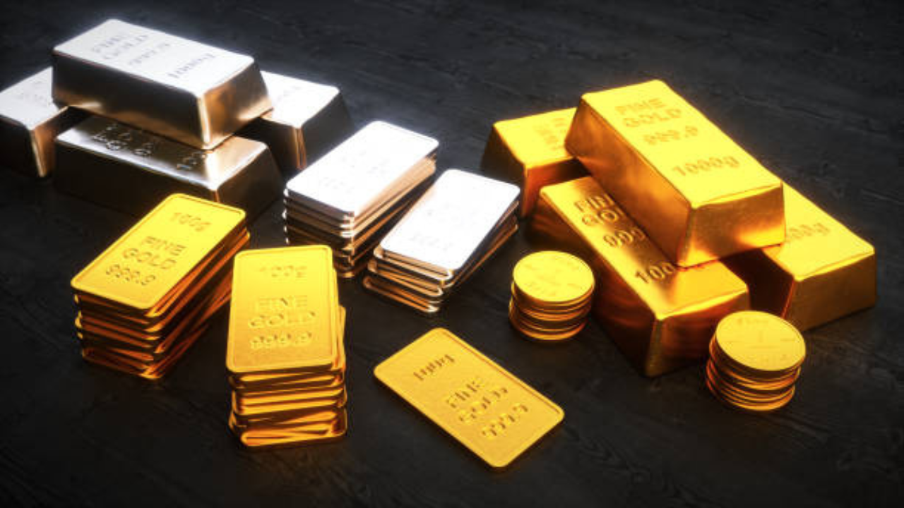 Gold Silver Price Today: आज चमकलं सोनं-चांदी, 2% चांदीच्या दरात वाढ, एका रात्रीत कसे वाढले दर