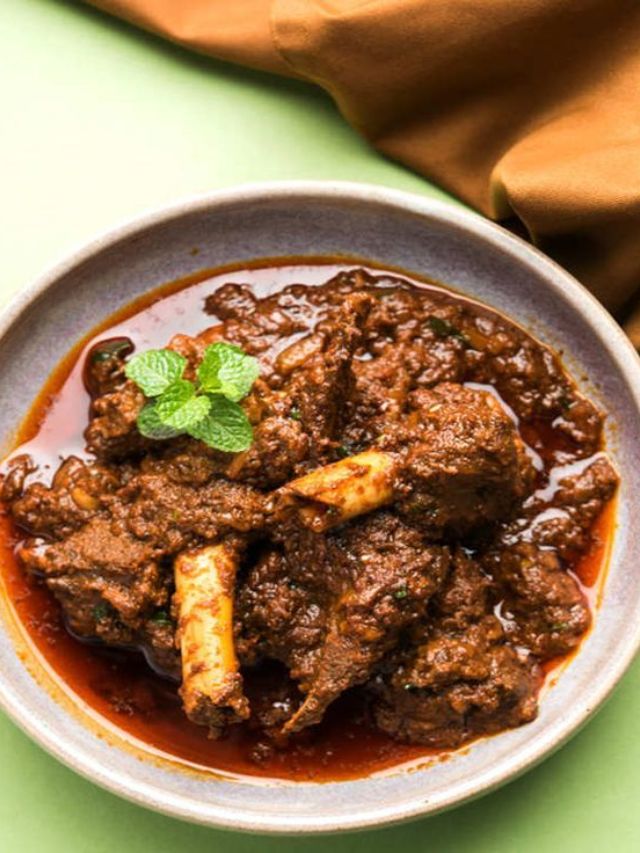 मटणप्रेमींसाठी खास मटण भुना, अशी करा झटपट तयारी