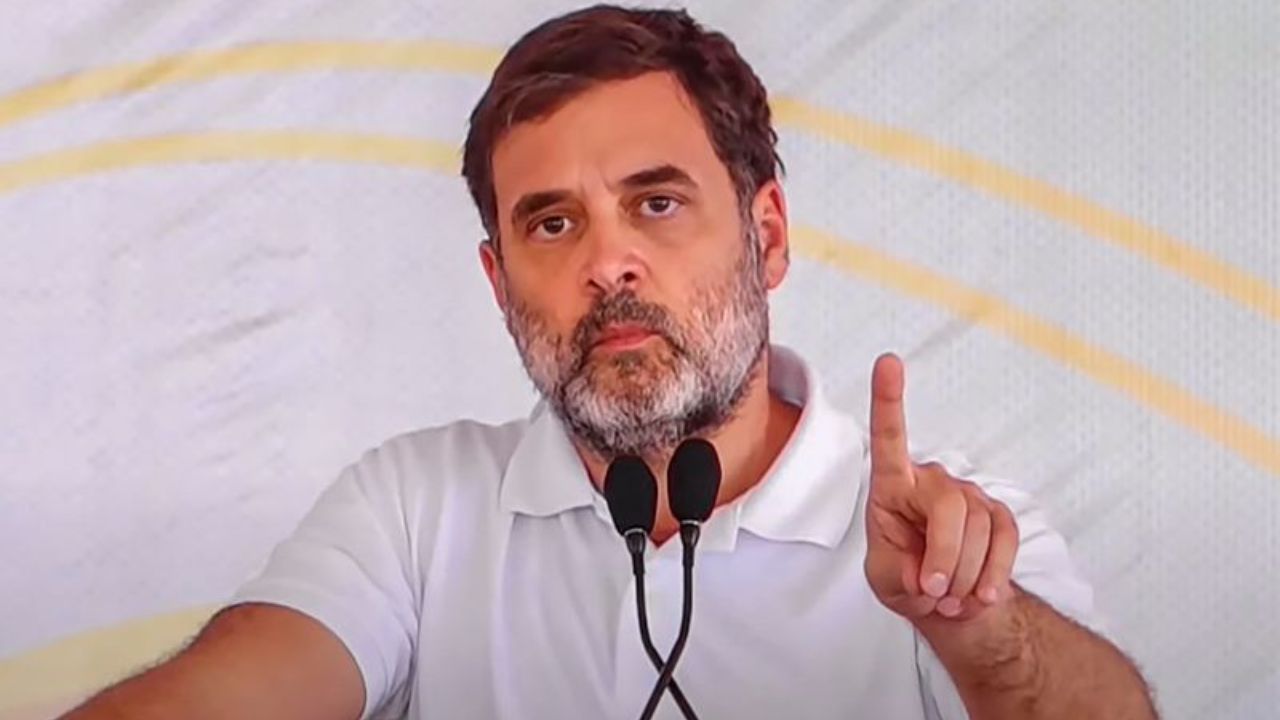 प्रयागराजमध्ये राहुल गांधींचे तरुणांना संबोधन; रोजगार आणि पेपरफुटीवरून सरकारवर निशाणा