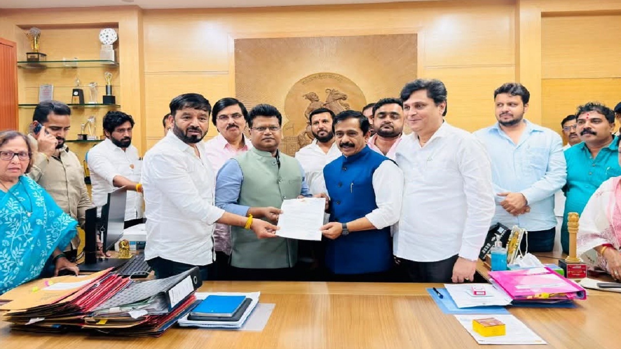 भाजप- राष्ट्रवादीतील पेटला वाद; नगरसेवकाचा निधी काढून घेतल्याच्या विरोधात आंदोलन
