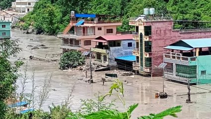 Nepal Flash Floods Impact : नेपाळमधील नद्यांचे पाणी वाढल्यास बिहारमध्ये चिंता का निर्माण वाढते? जाणून घ्या