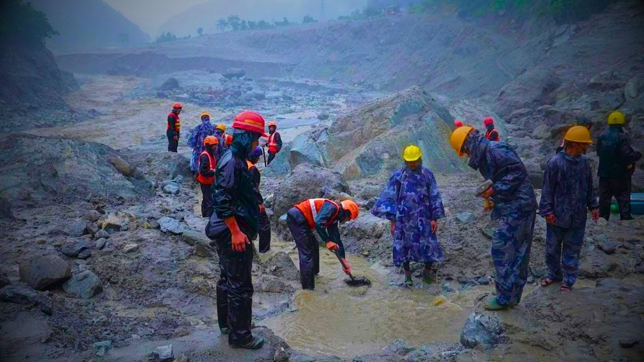 Nepal Flood: नेपाळमध्ये महाराष्ट्रातील 60 पर्यटक बेपत्ता; कैलास यात्रेतील भाविकांचा अद्याप शोध नाही, शोधकार्य सुरुच…