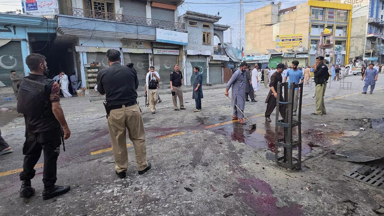 Pakistan Swat Blast: पाकिस्तानच्या स्वात खोऱ्यात शांतता मोर्चावर आत्मघाती हल्ला; पोलिसांना लक्ष्य करत स्फोट, 15 ठार अन् अनेक जखमी