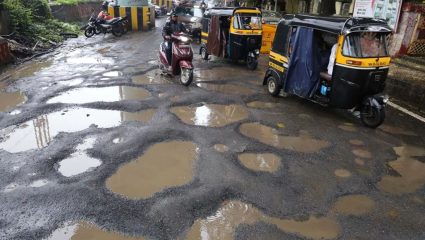 फाऊंटन-गायमुख रस्त्यावरील खड्ड्यांवरून मिरा-भाईंदरचे राजकारण तापले; महापौरांच्या पत्रावरून शिवसेना आक्रमक