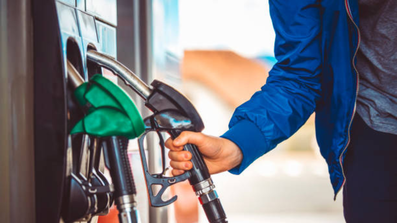 Petrol Diesel Price Hike: पेट्रोल – डिझेलच्या किमतीचा उडणार भडका! काय आहे कारण