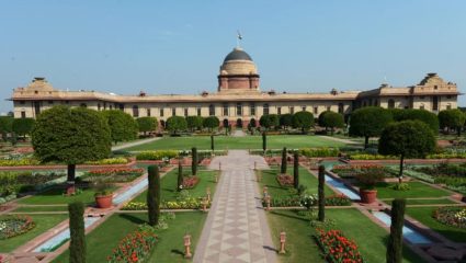 Travel News : सामान्य लोकांसाठी खुलं होत आहे अमृत उद्यान; जाणून घ्या टायमिंग आणि डिटेल्स