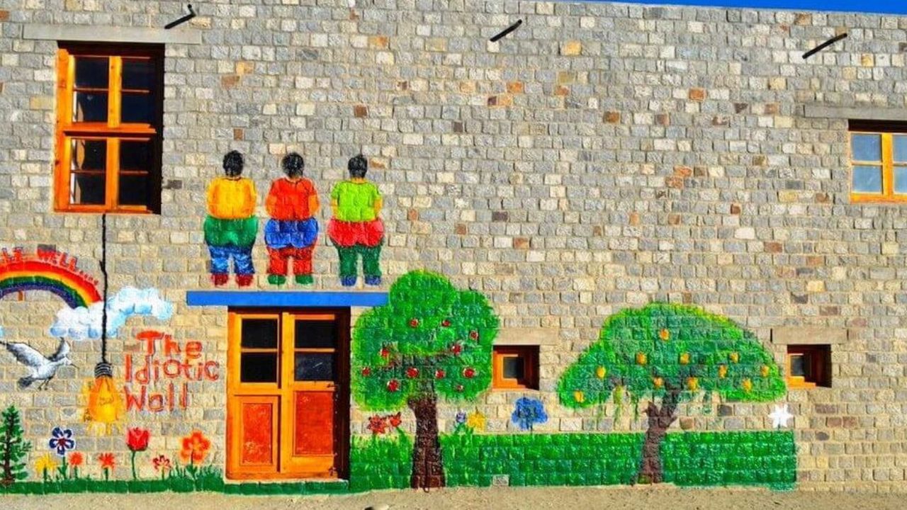3 Idiot School : चित्रपटातील रँचोची शाळा पाहा खऱ्या आयुष्यात, या ठिकाणाला द्यावी लागेल भेट