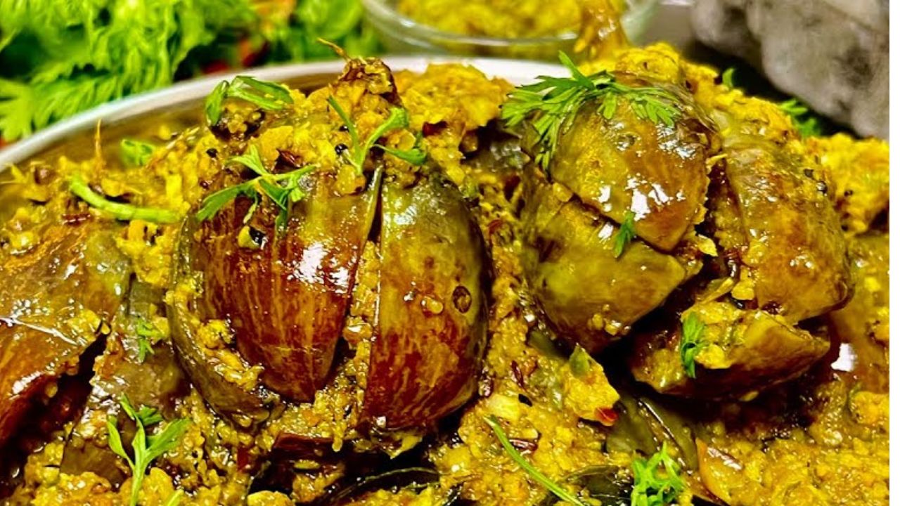 Recipe : रात्रीच्या जेवणाला बनवा गावरान पद्धतीत चविष्ट ‘खारं वांग’, याची चव कुटुंबातील सर्वांनाच करेल खुश