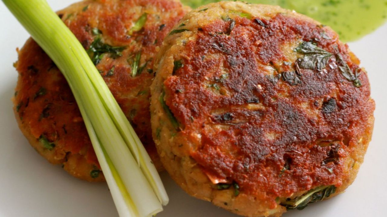 Veg Kabab Recipe : व्हेज खाणाऱ्यांसाठी खास, अशाप्रकारे बनवा टेस्टी आणि ज्यूसी ‘व्हेज कबाब’