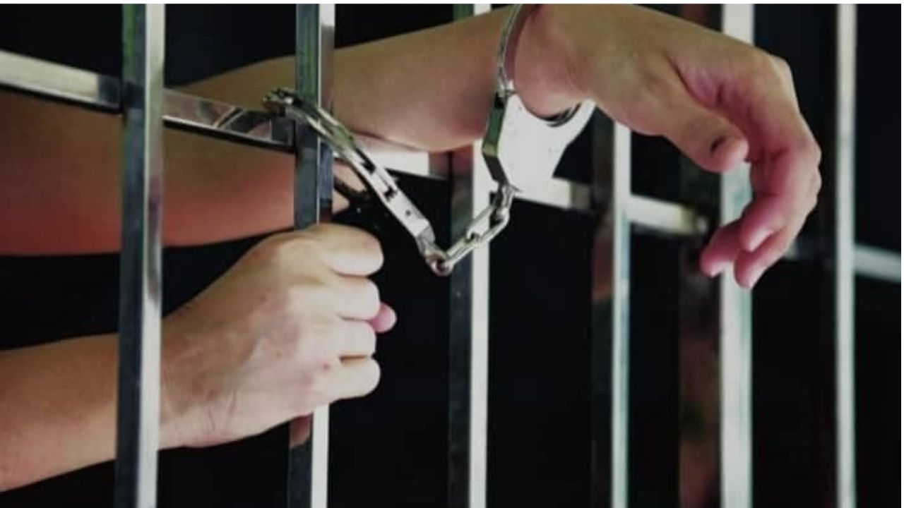 Odisha Crime : नशेत पित्याचं भयंकर कृत्य; पैशांवरून वाद, लाकडी दांडक्याने केली मुलाची हत्या