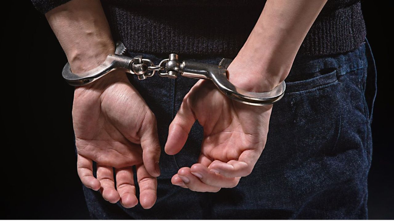 MP Crime : आईने पकडले हात, प्रियकराने आवळला गळा; पतीच्या मित्रासोबतच्या प्रेमसंबंधातून चिमुकलीची हत्या
