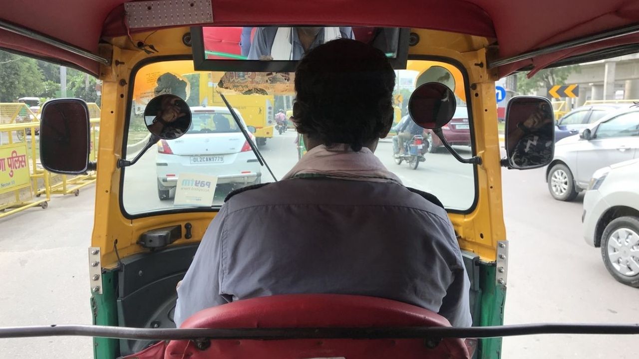 रिक्षाचालकांची याचिका निकाली; मराठी शिकण्यासाठी सरकारकडून वर्षभराची मुदतवाढ