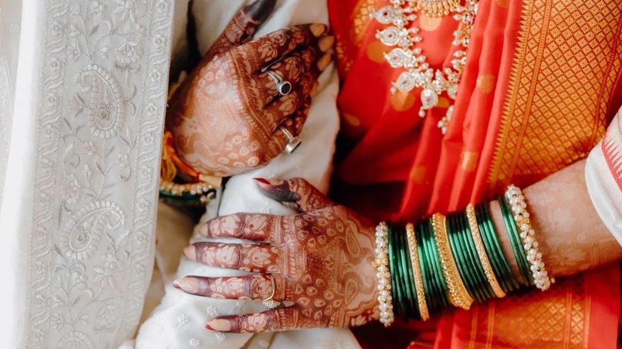 लग्नाच्या पहिल्या वर्षी चुकूनही करु नका ‘या’ चुका, वैवाहिक नातं बिघडून नात्यात येऊ शकतो दुरावा