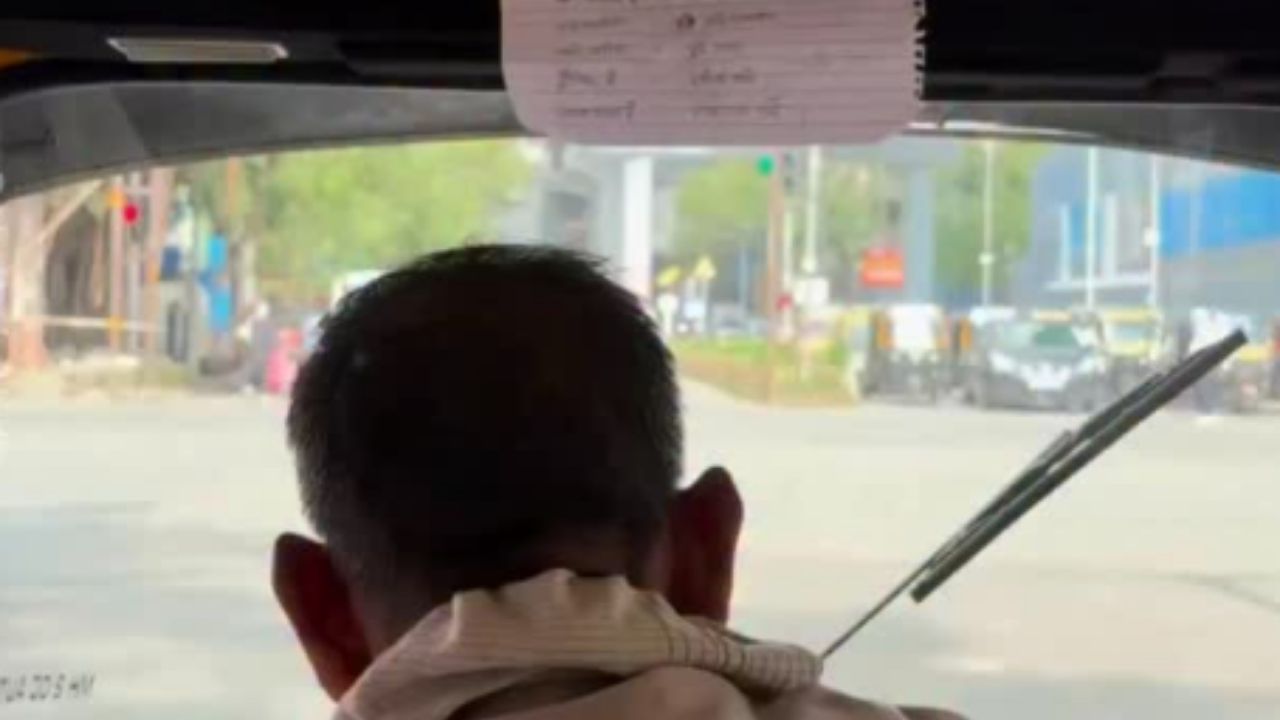 VIDEO : ‘आधी भारतीय, मग मराठी’; प्रवाशांशी संवाद साधण्यासाठी रिक्षाचालकाची धडपड, हिंदीच्या ओळी लिहून शिकतोय मराठी