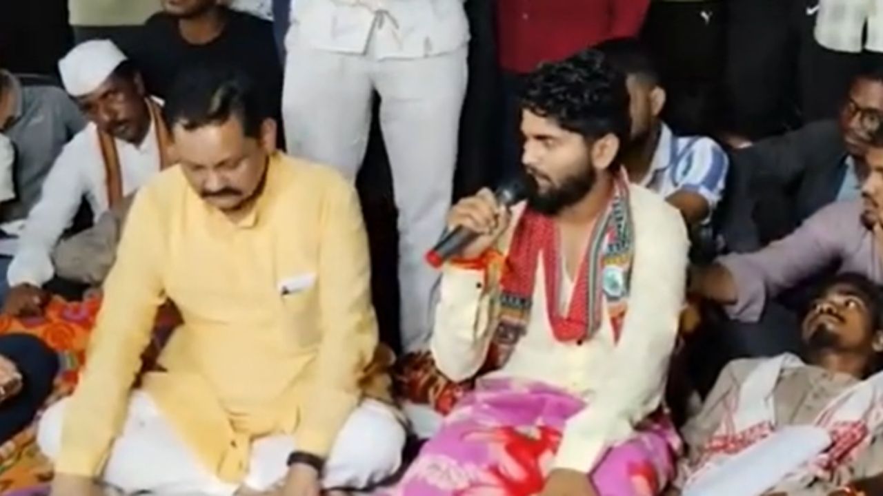 Pune : १७ दिवसांच्या आंदोलनानंतरही आदिवासी विद्यार्थ्यांचे उपोषण सुरूच; ‘DBTचे पैसे मिळाल्यावरच माघार’
