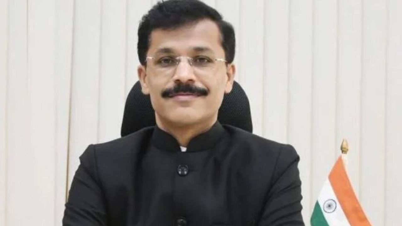 Crime News : तुकाराम मुंढे ॲक्शन मोडमध्ये; आरोपी सिया गोयलच्या वडिलांचे दुकान सील