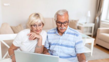Courses After Retirement: रिटायरमेंटनंतर घरी बसून कंटाळलात का? मग ‘हे’ कोर्सेस ठरू शकतात तुमच्यासाठी फायदेशीर!