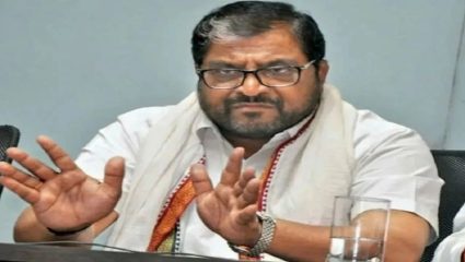 मुबलक साठा असताना अचानक साखरेची दरवाढ का? राजू शेट्टी यांचा हल्लाबोल; 20 हजार कोटींच्या घोटाळ्याचा आरोप