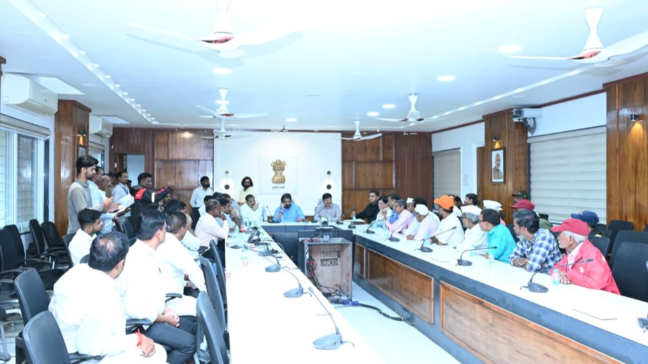 Satara : प्रकल्पग्रस्तांचे प्रश्न तातडीने सोडवा; शिवेंद्रसिंहराजेंचे प्रशासनाला निर्देश, ठोसेघर-कुसूंबी पर्यटन विकासाचाही आढावा