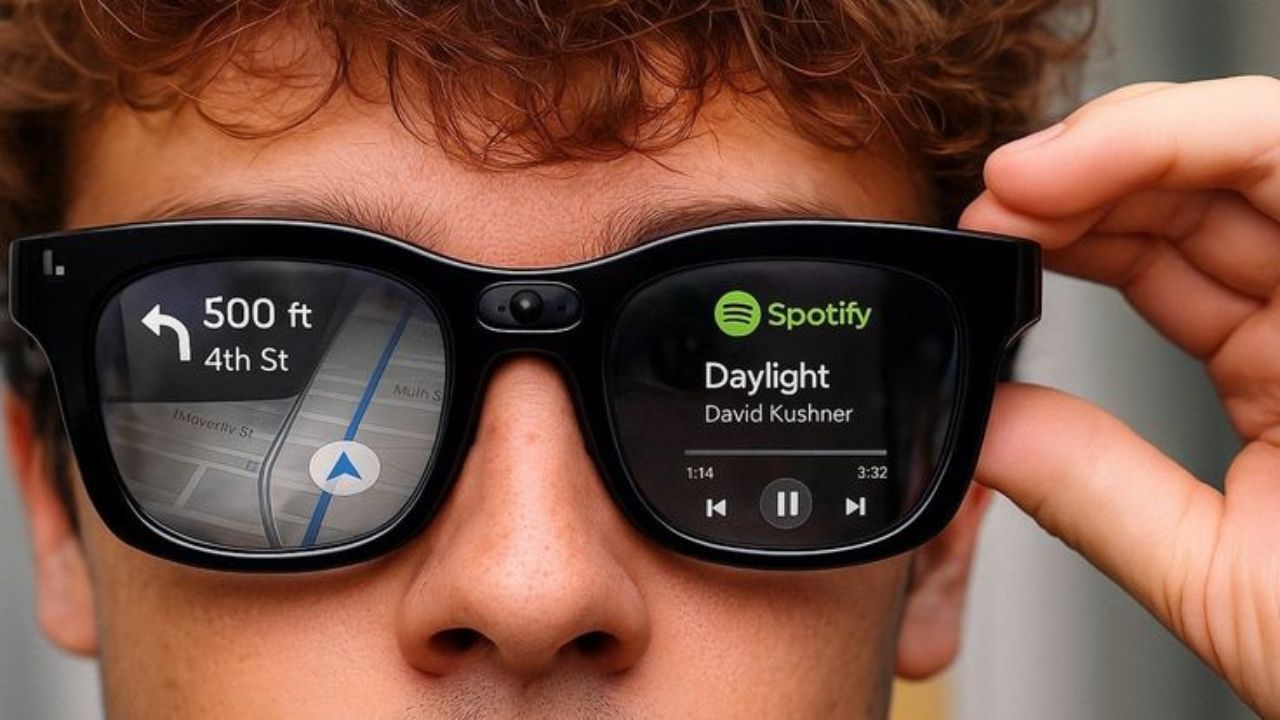 नवा ट्रेंड की प्रायव्हसीचा धोका? कॅमेरा असलेल्या Smart Glasses ठरले चर्चेचा विषय, डेटा सुरक्षेवरही प्रश्नचिन्ह