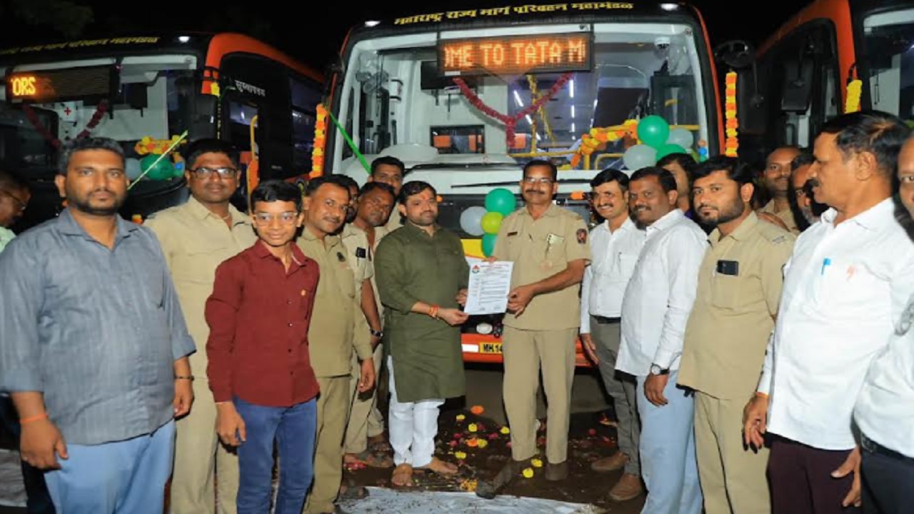 मावळच्या एसटी सेवेला ‘जिजाऊ’ची साथ, पाच नव्या स्मार्ट बसेसचे लोकार्पण; आगारातील बसेसची संख्या तब्बल…