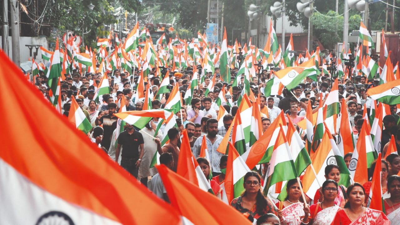 Tiranga Rally: स्वातंत्र्यदिनानिमित्त परतूरमध्ये भव्य तिरंगा रॅली संपन्न! आमदार लोणीकरांनी नागरिकांना केली ‘ही’ महत्त्वाची अपील