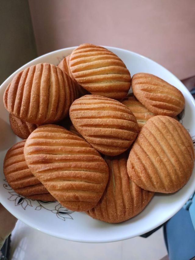 गव्हाच्या पिठापासून बनवा खमंग आणि कुरकुरीत बिस्किटे