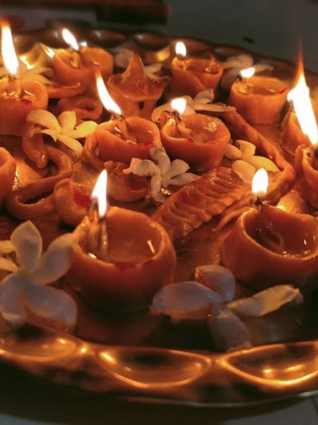 दीप अमावस्येला कणकेचे दिवे लावण्याची काय आहे परंपरा