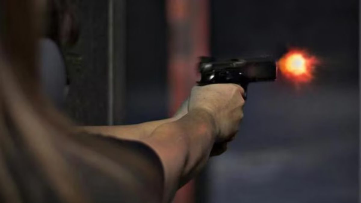 Firing News: अहिल्यानगर-पुणे महामार्गावर जुन्या वादातून तीन राऊंड फायर; चारचाकीतून आले अन्…